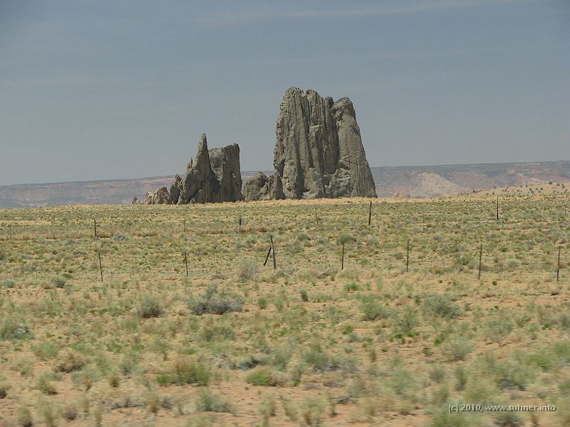 IMG_1477.jpg - Same area, different angle: greenish gray instead of intense red