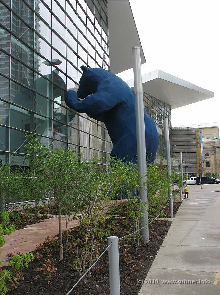 IMG_1021.jpg - ... as I said: HUGE - compared to the size of human offspring