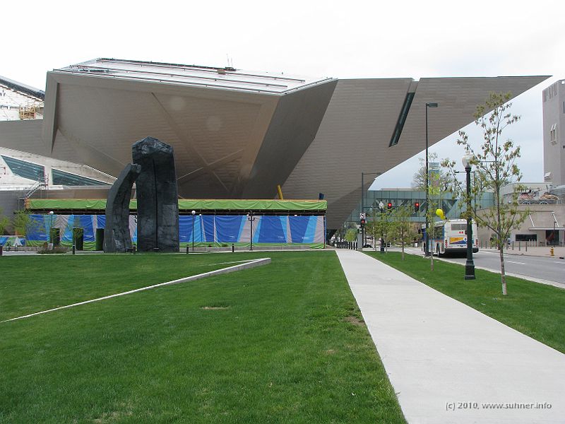 IMG_1030.jpg - Denver Arts Museum: wonderful architecture from outside!
