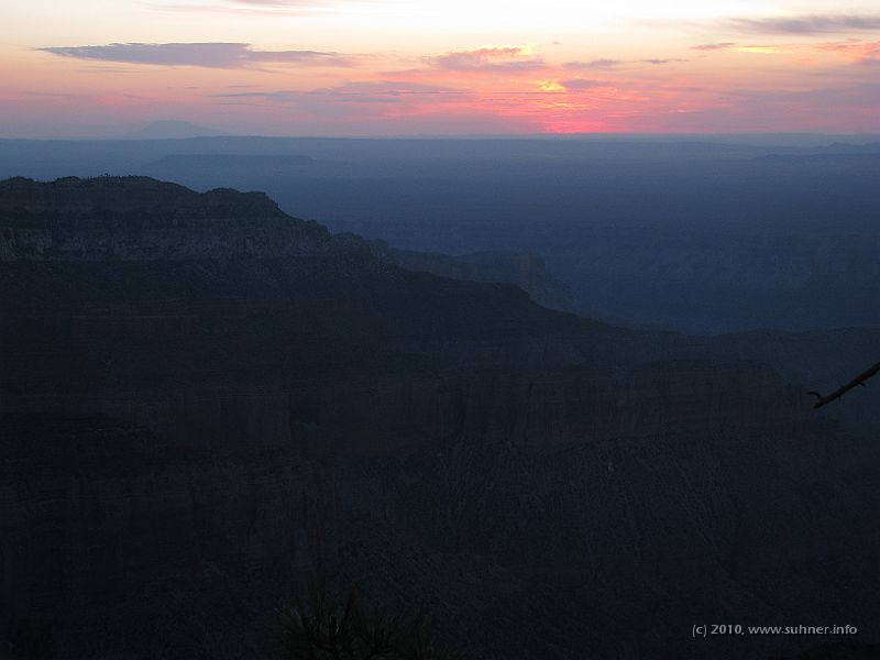 IMG_1718.JPG - Seconds before sunrise on the next morning - still at Imperial Point