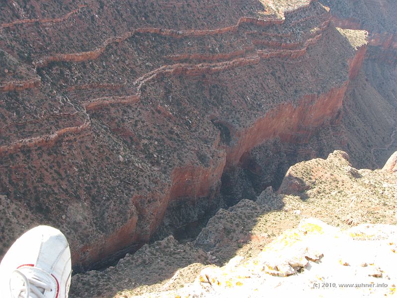 IMG_1810.JPG - Close enough to the abyss