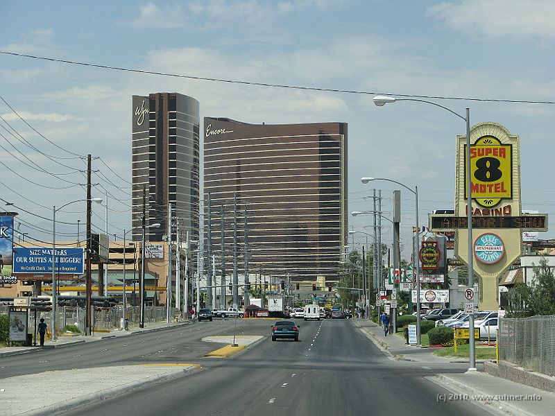 IMG_2008.JPG - Wynn and Encore - unrivaled beauty in architecture!