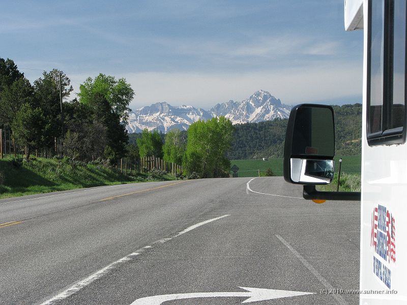 IMG_1309.jpg - And they've got beautiful mountain view every single day!