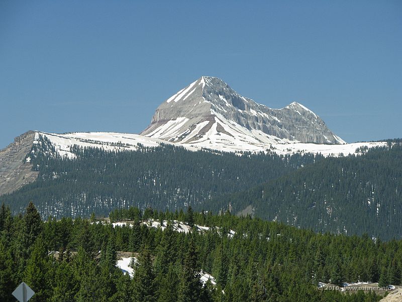 IMG_1371.jpg - ...with a last look at some Rocky Mountain