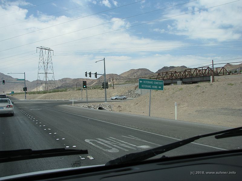 IMG_1991.JPG - Veterans: Alive ones to the right, all the others take left, please...