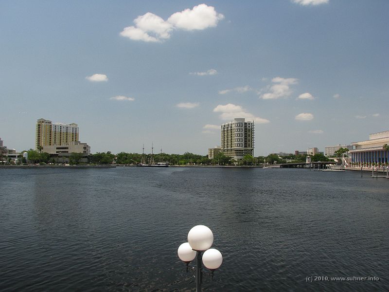 IMG_2435.JPG - ...natural baysides...