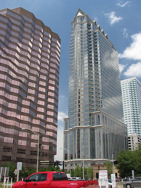 IMG_2488.JPG - ...fascinating architecture...