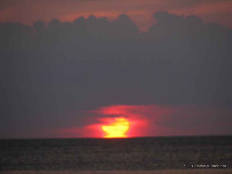 IMG_2994.JPG - Still a beautiful sunset - and the alligator made it even more special! But the mosquitoes did their best to get me going, and so...